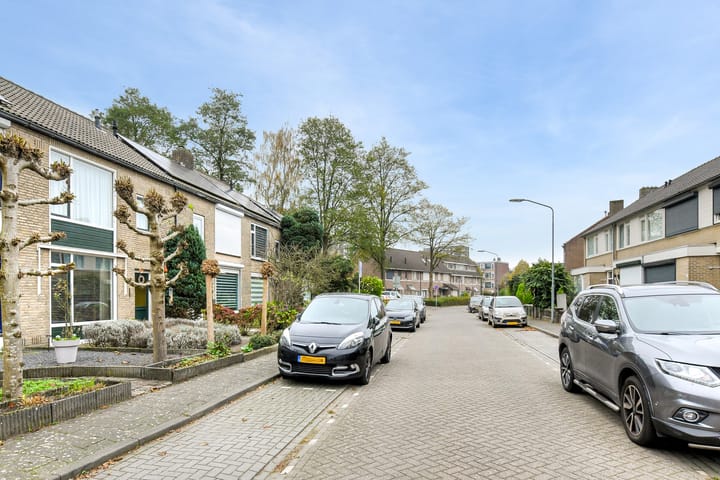 Foto 6 van Dr. Poelsstraat 37