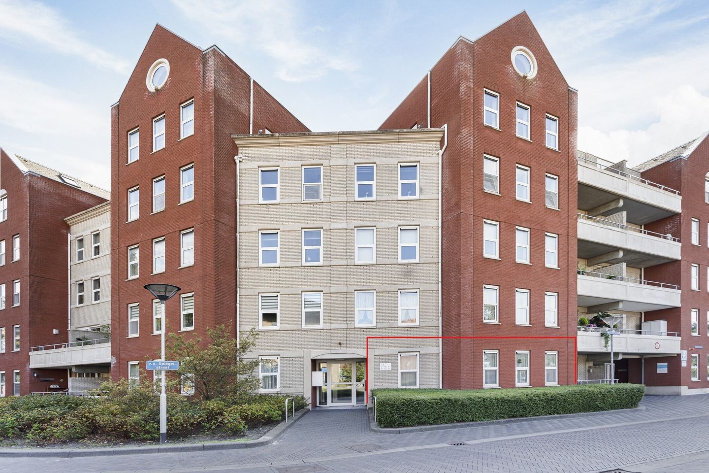 Foto 1 van v.d.Spiegelstraat 1