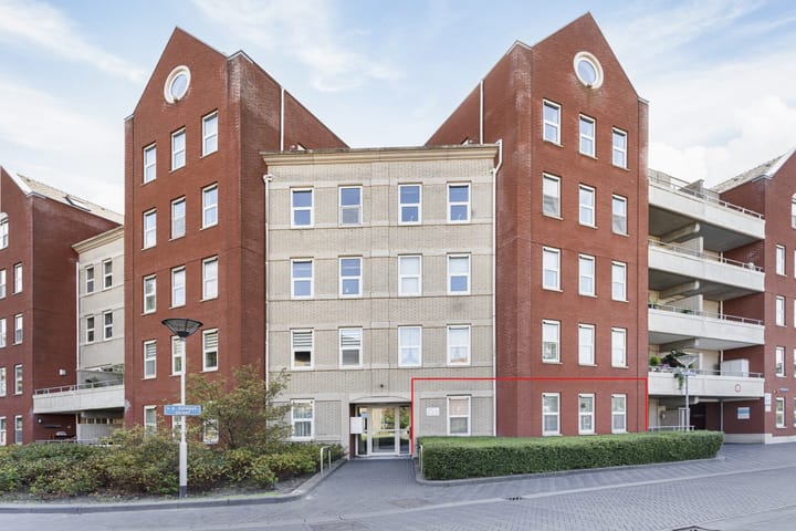 Foto 1 van v.d.Spiegelstraat 1