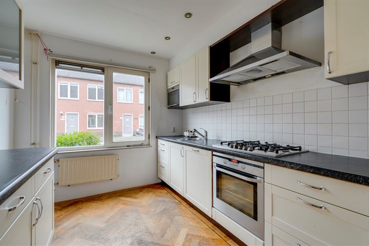 Bekijk foto 10 van Roerstraat 95