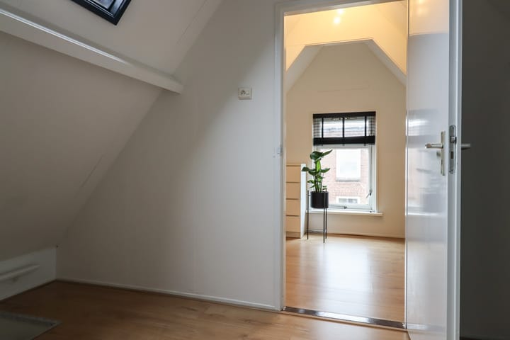 Foto 39 van Willem Loréstraat 72