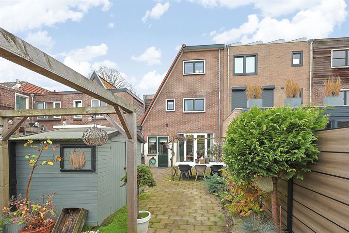 View photo 24 of Lindenstraat 27