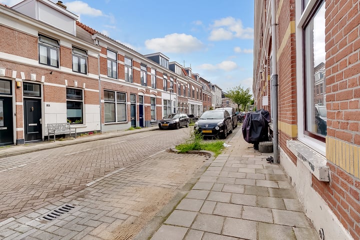 View photo 5 of Riouwstraat 43