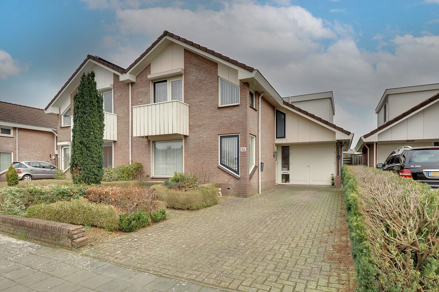 Foto 1 van van den Berghweg 9-A