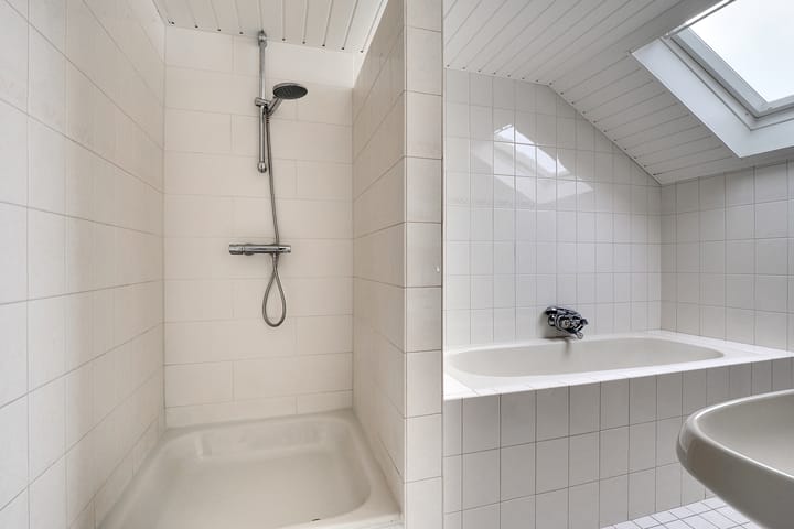 Foto 21 van van den Berghweg 9-A