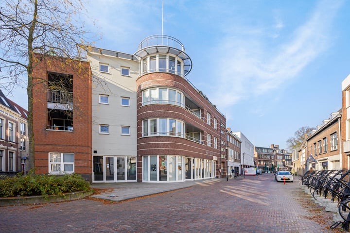 Bekijk foto 2 van Damstraat 60