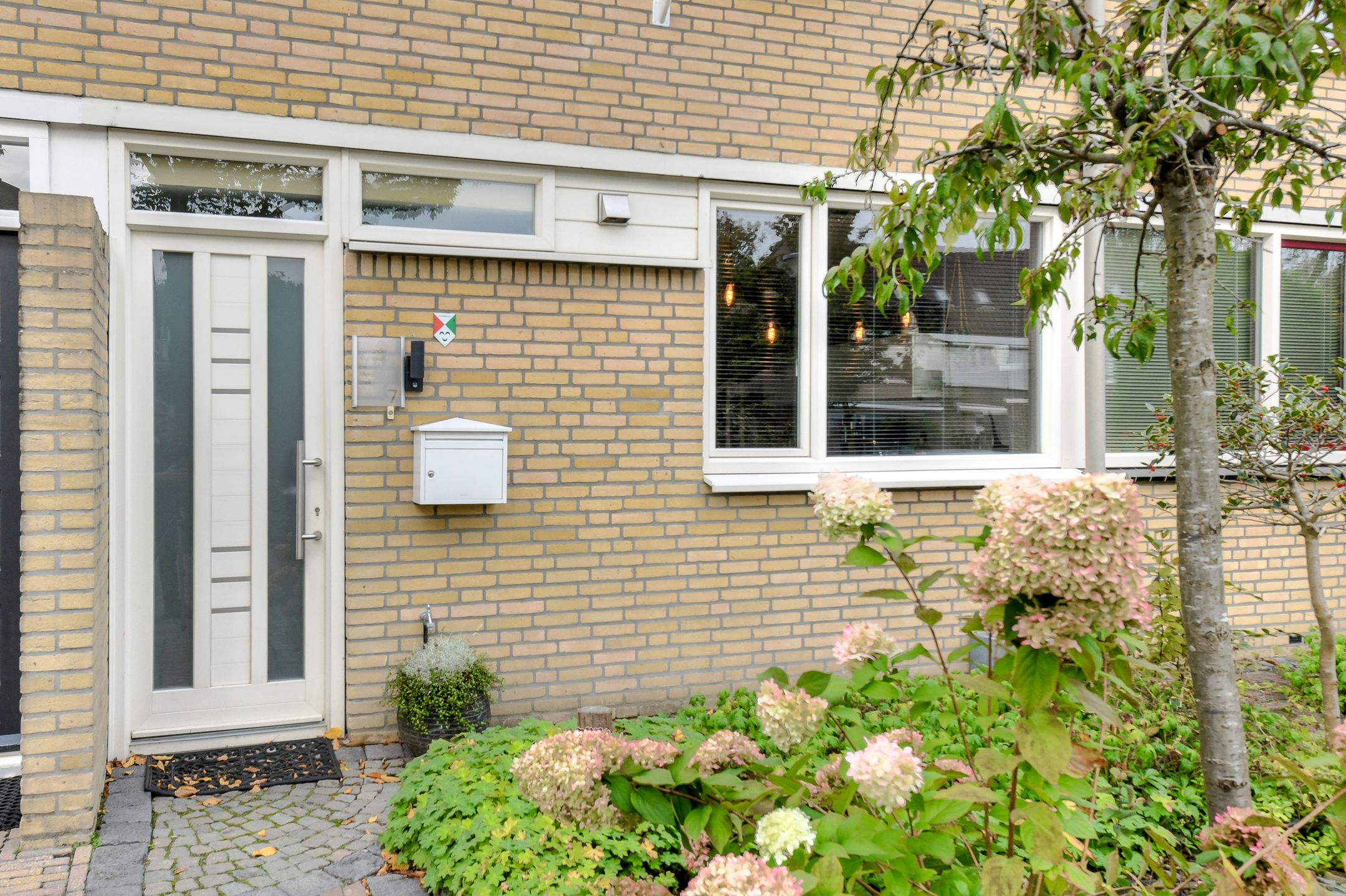 Photo 3 of Basielhof 7