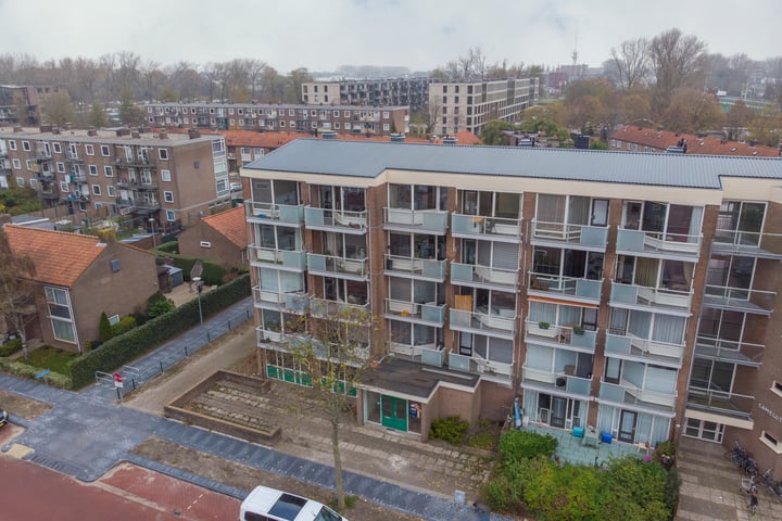 Bekijk foto 32 van Hadewijchstraat 143