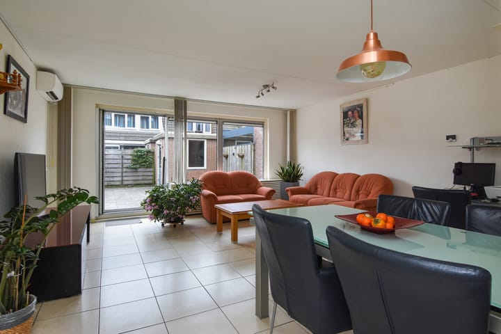 Foto 2 van Anna van Saksenstraat 13