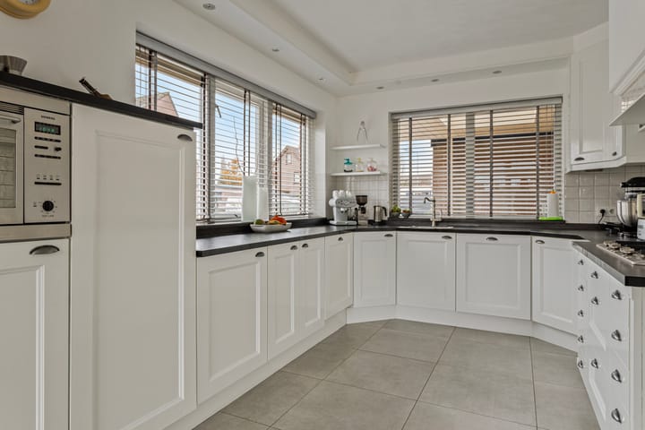 Photo 3 of Albert van Meerveldstraat 44