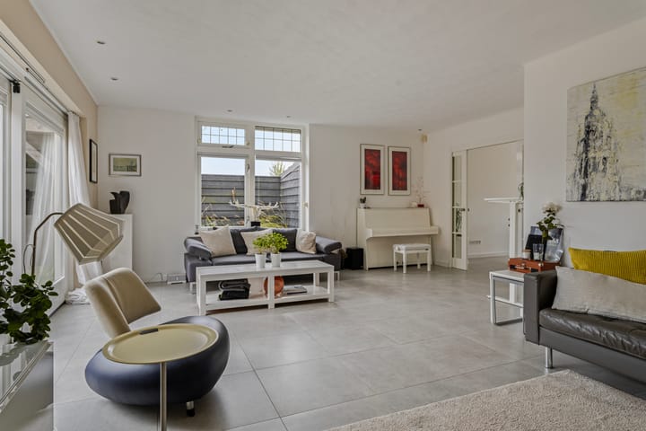 Photo 13 of Albert van Meerveldstraat 44