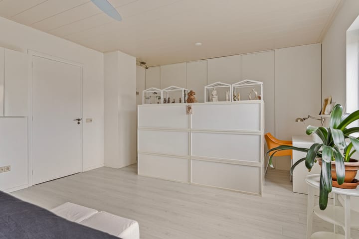 Photo 27 of Albert van Meerveldstraat 44