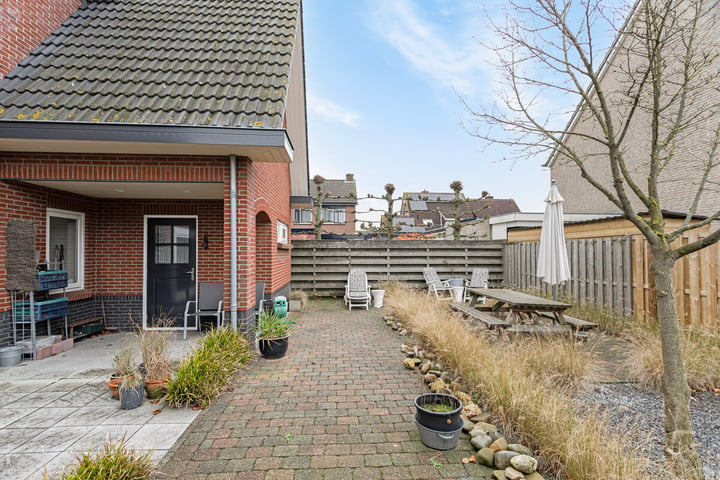 Bekijk foto 45 van Albert van Meerveldstraat 44