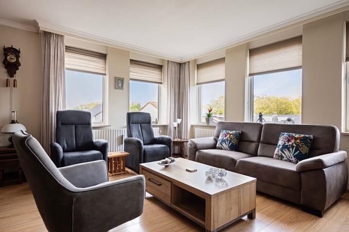 Photo 11 of Tuinstraat 36