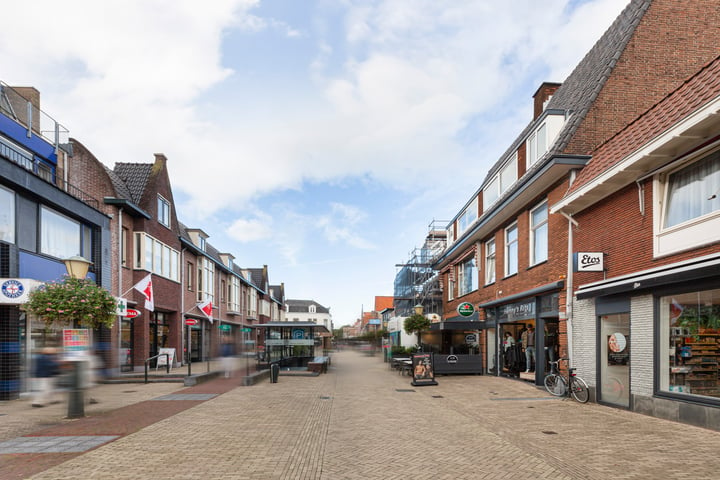 Bekijk foto 44 van Johan de Wittstraat 30