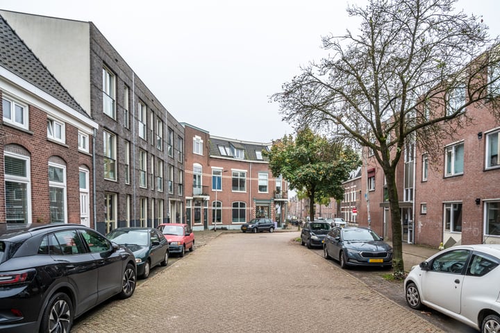 Bekijk foto 32 van de Ruyterstraat 3-K