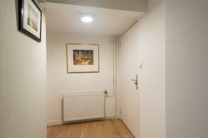 View photo 32 of Roompotstraat 13-H