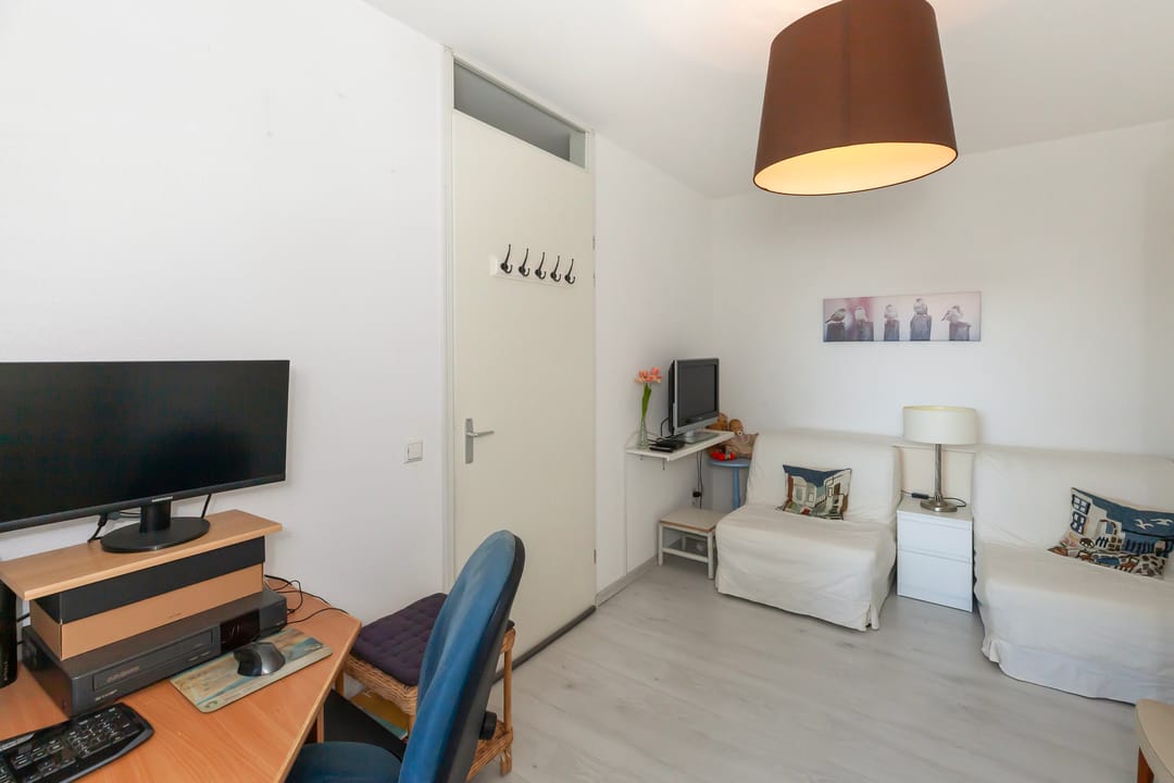 Photo 23 of Johan de Wittstraat 141