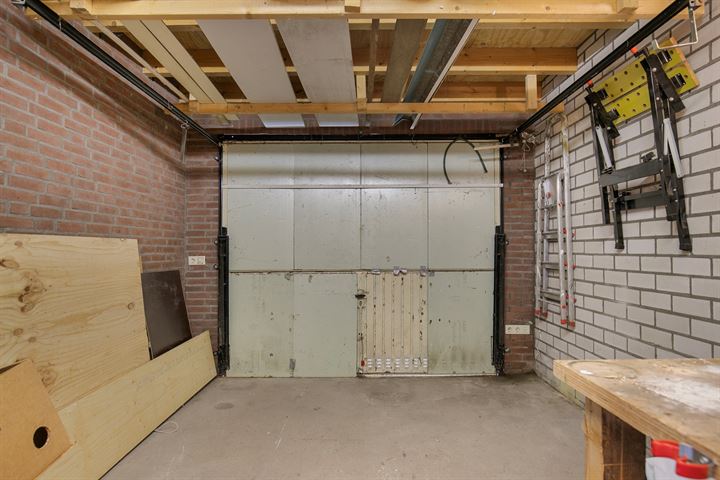 Bekijk foto 32 van Pater Vogelsstraat 43