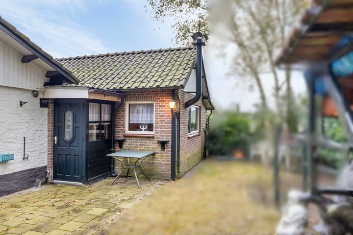 Photo 21 of Vennekensstraat 1