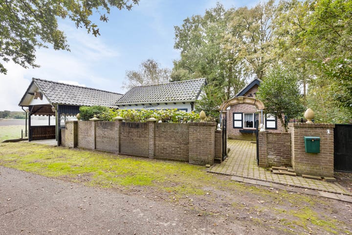 Photo 23 of Vennekensstraat 1