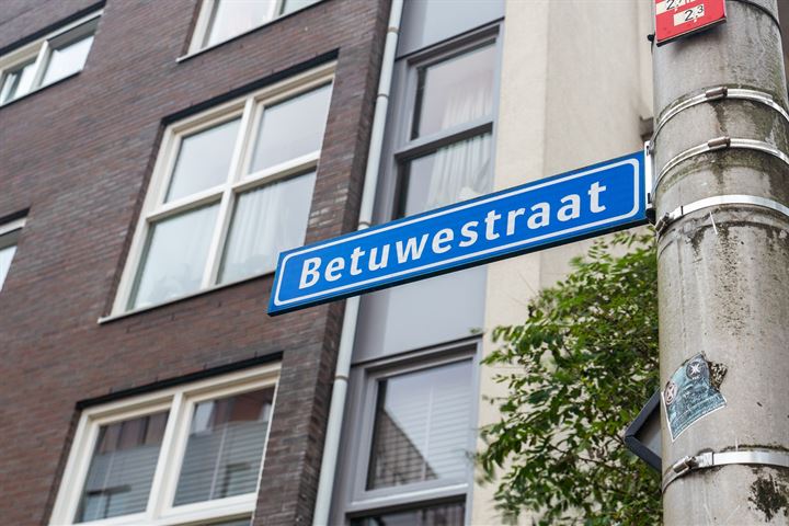 View photo 34 of Betuwestraat 5-5