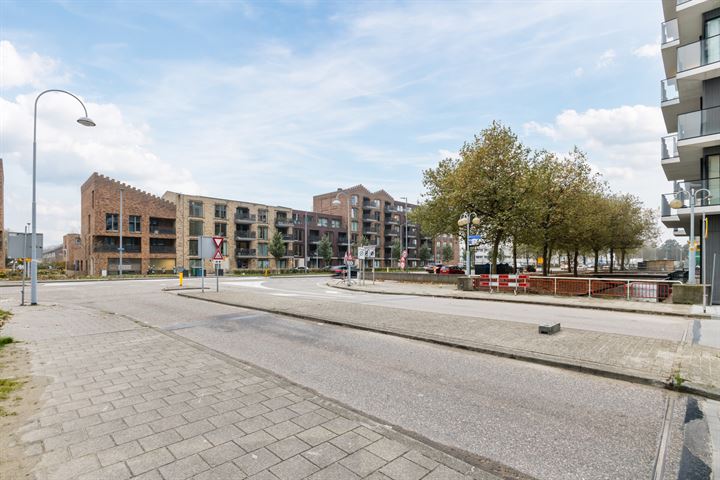 View photo 43 of Niemeyerstraat 249