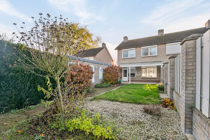 Foto 14 van Klaproosstraat 27