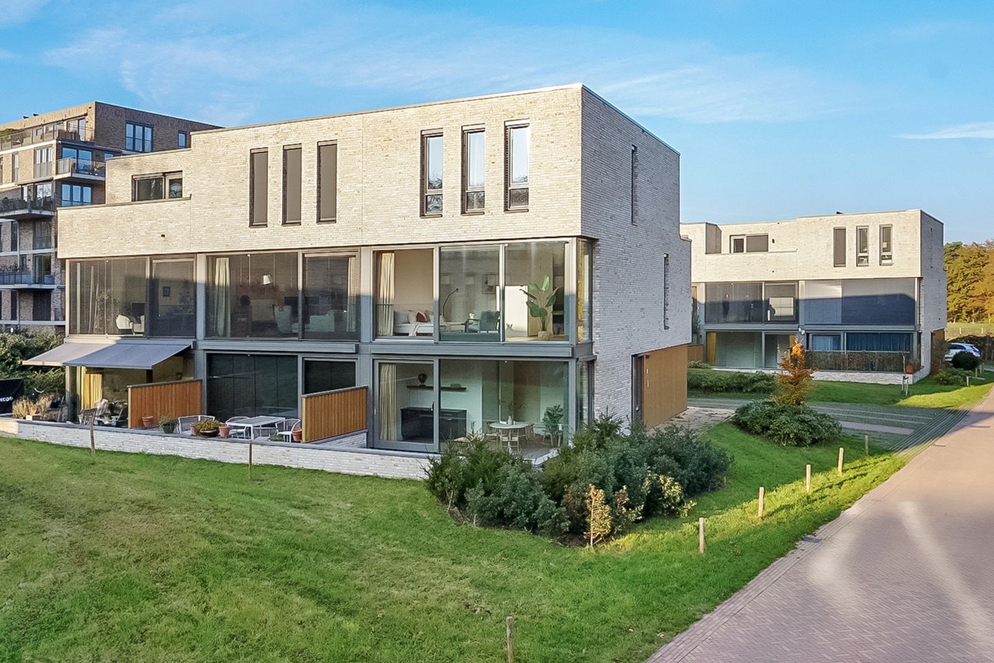 Foto 1 van Struikheidelaan 69