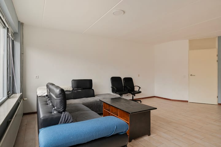 Photo 8 of Vogelwikke 42