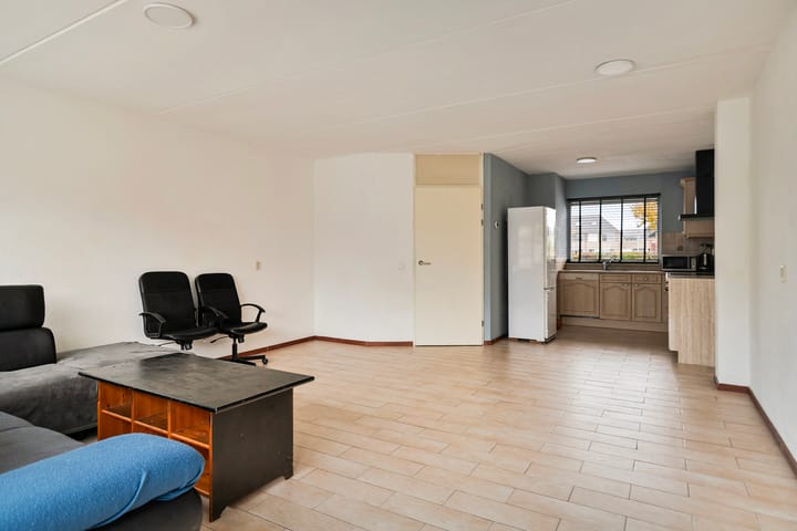 Photo 9 of Vogelwikke 42