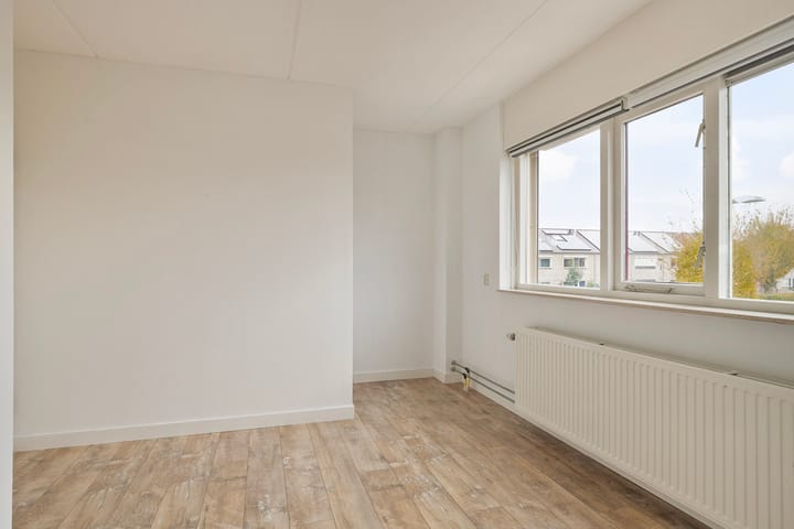 Photo 14 of Vogelwikke 42