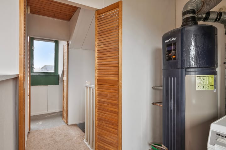 Photo 18 of Vogelwikke 42