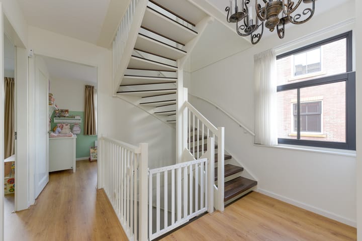 Foto 35 van Thomas Mannsingel 88