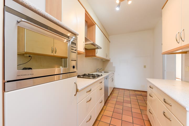 Photo 12 of Folke Bernadottestraat 44