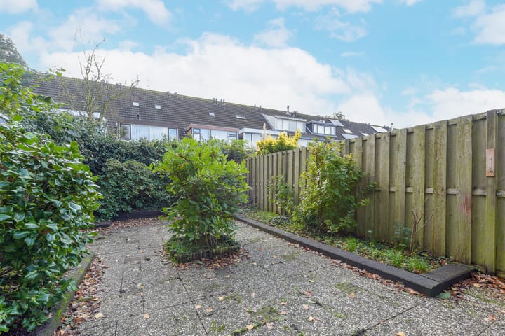 Photo 16 of Folke Bernadottestraat 44