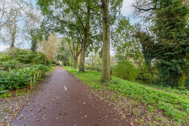 Photo 32 of Folke Bernadottestraat 44