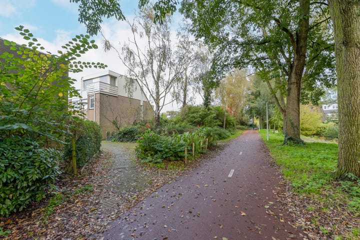 Photo 33 of Folke Bernadottestraat 44