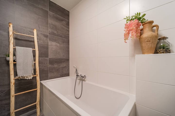 Photo 35 of Cola Debrotstraat 38