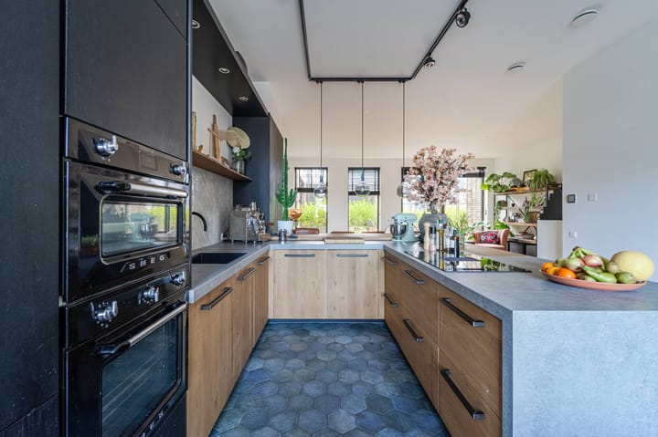 Photo 3 of Cola Debrotstraat 38