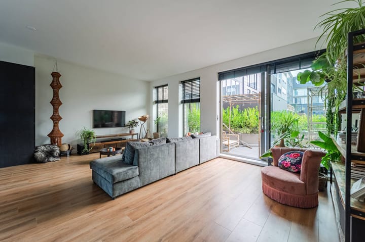 Photo 12 of Cola Debrotstraat 38