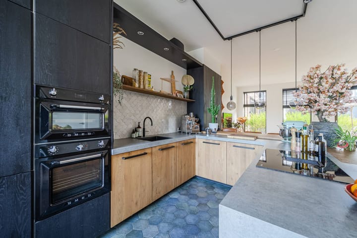 Photo 4 of Cola Debrotstraat 38