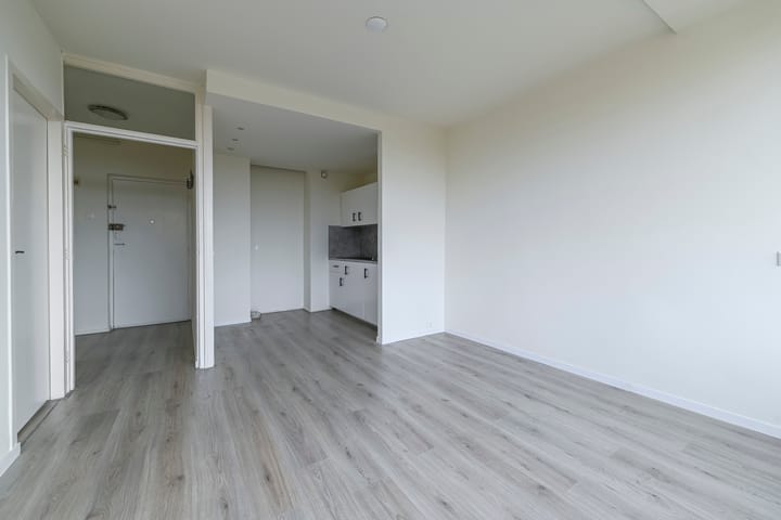 Photo 8 of Bachstraat 90