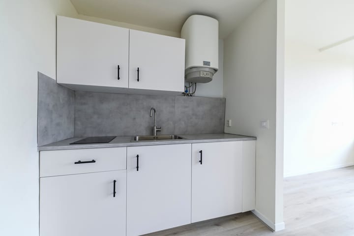 Photo 12 of Bachstraat 90