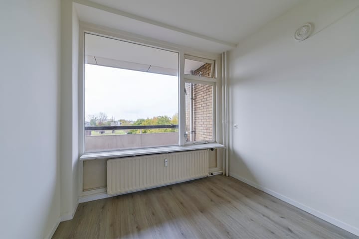 Photo 13 of Bachstraat 90