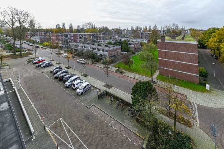 Photo 21 of Bachstraat 90