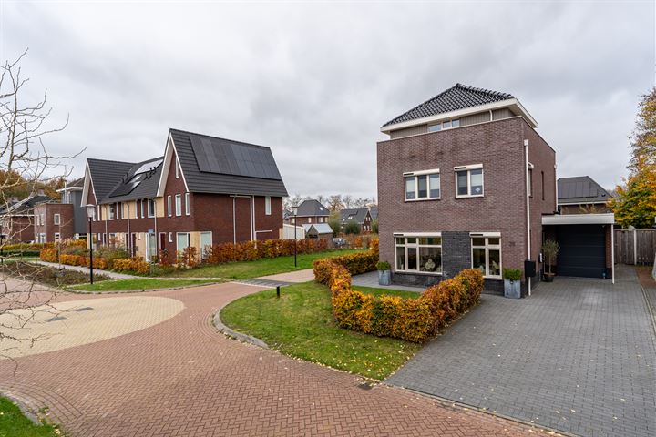 View photo 49 of Sterrenboschlaan 20