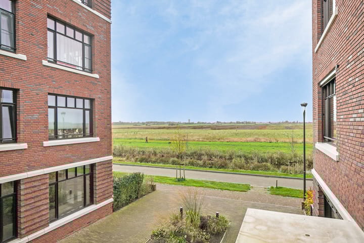 Foto 12 van Grubbenvorstkade 79