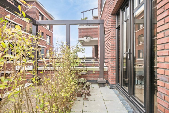 Foto 22 van Grubbenvorstkade 79