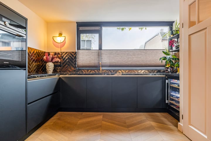 Photo 12 of Rosendaalsestraat 131